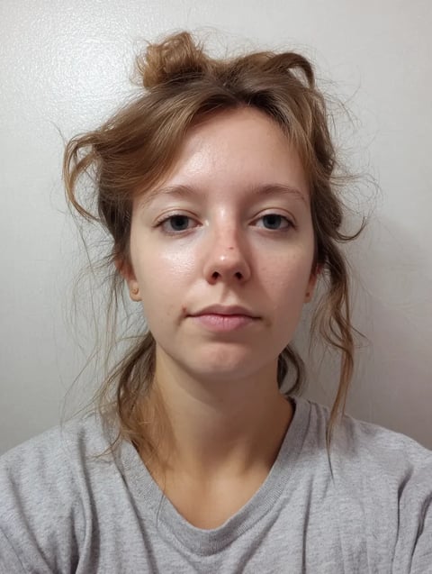 Hannah Lewis - Grin Nosh